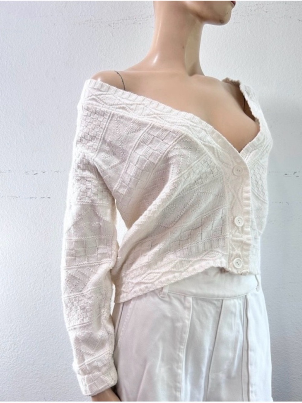 Chic. HONOR cardigan white V-neck Knit Button Cardigan - Picture 15 of 16